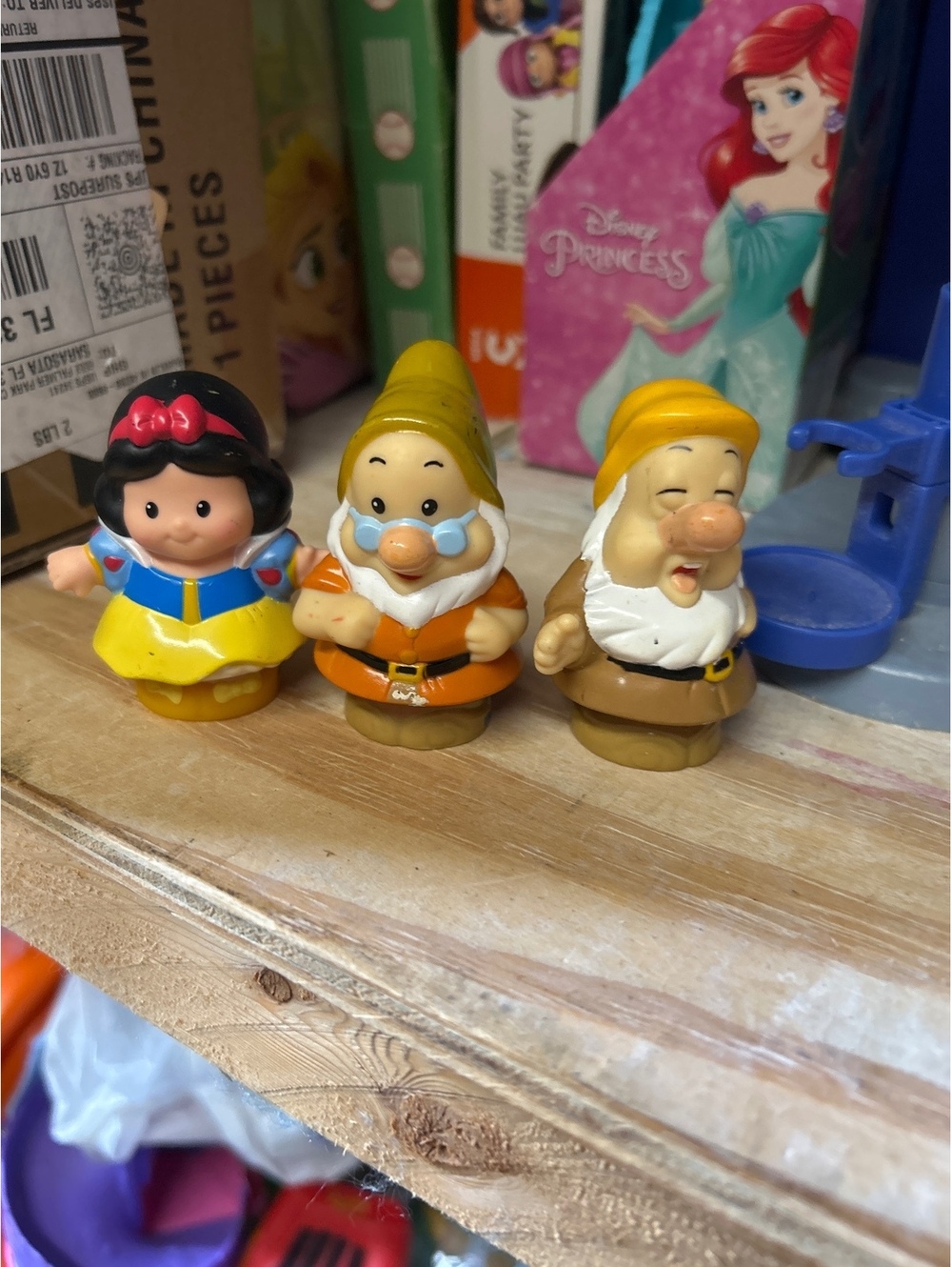 You pick a piece snowwhite and some dwarfs